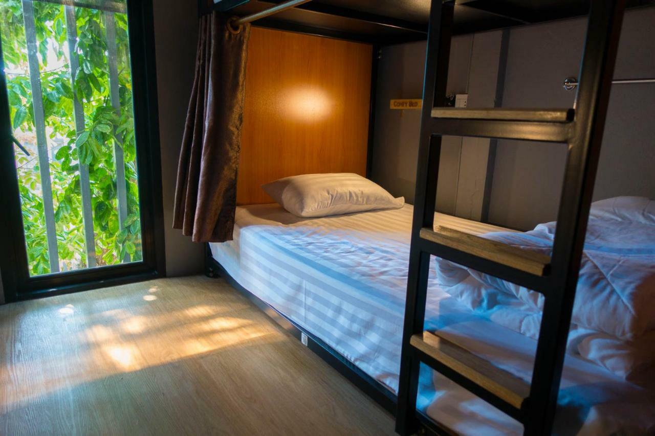 Comfy Bed Hostel (Adults Only) Bangkok Eksteriør billede